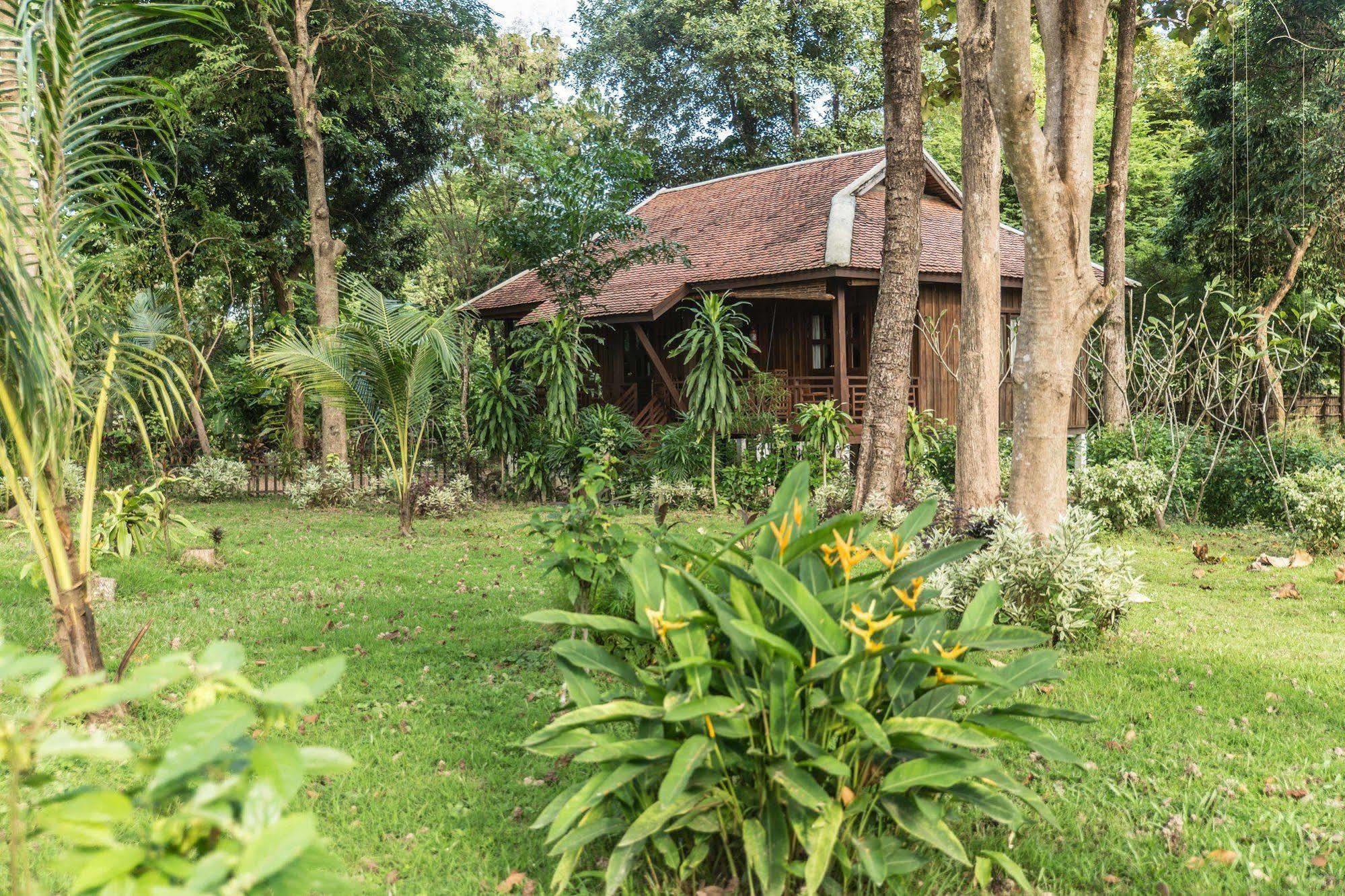 La Folie Lodge Champasak Exterior foto